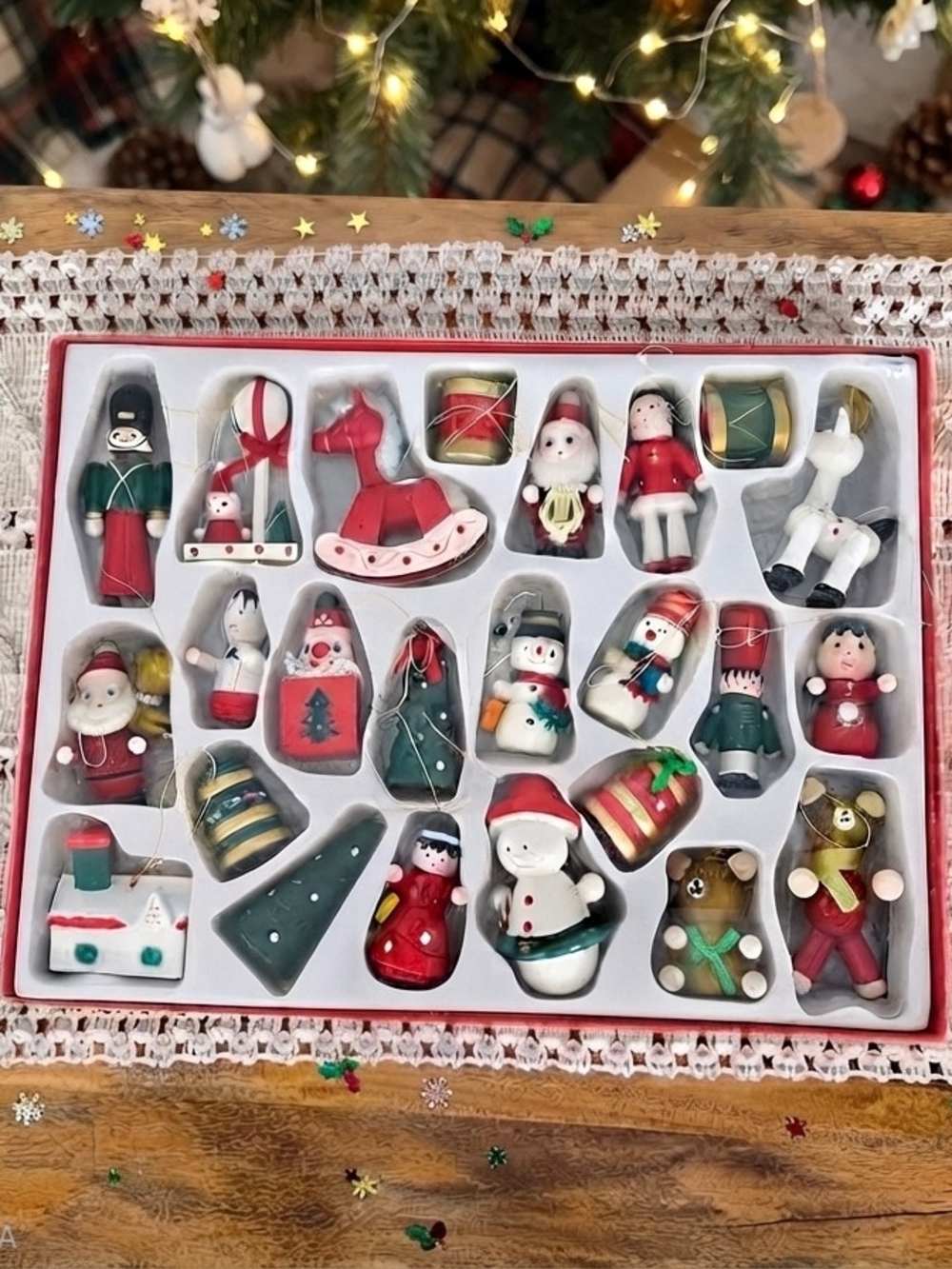 Vintage 24-Piece Wooden Christmas Tree Ornaments Box